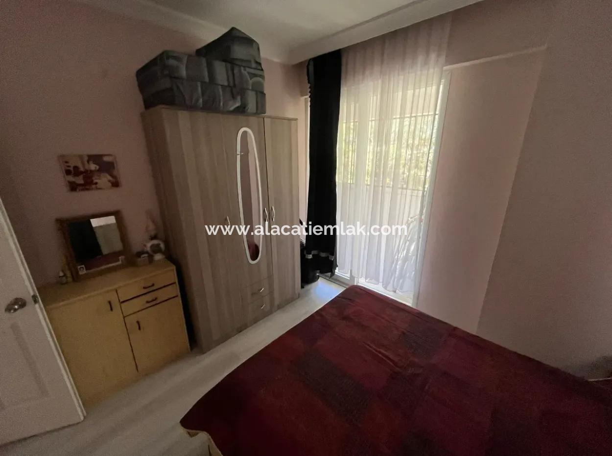 Çeşme Marinaya Yakın Satılık 2+1 Bahçe Katı Daire