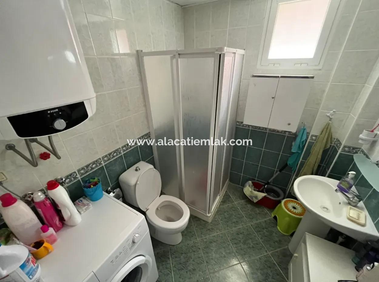 Çeşme Marinaya Yakın Satılık 2+1 Bahçe Katı Daire