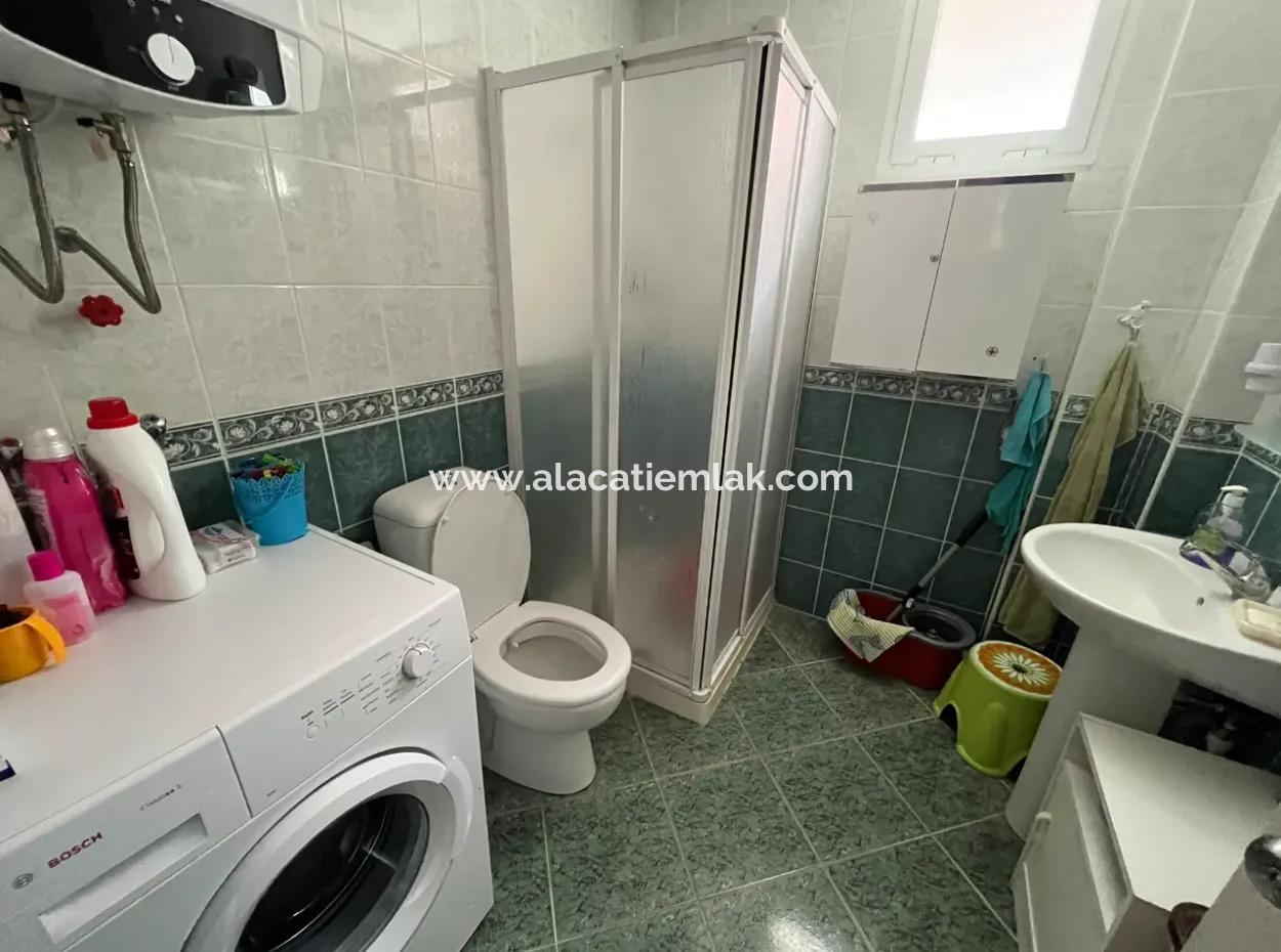 Çeşme Marinaya Yakın Satılık 2+1 Bahçe Katı Daire