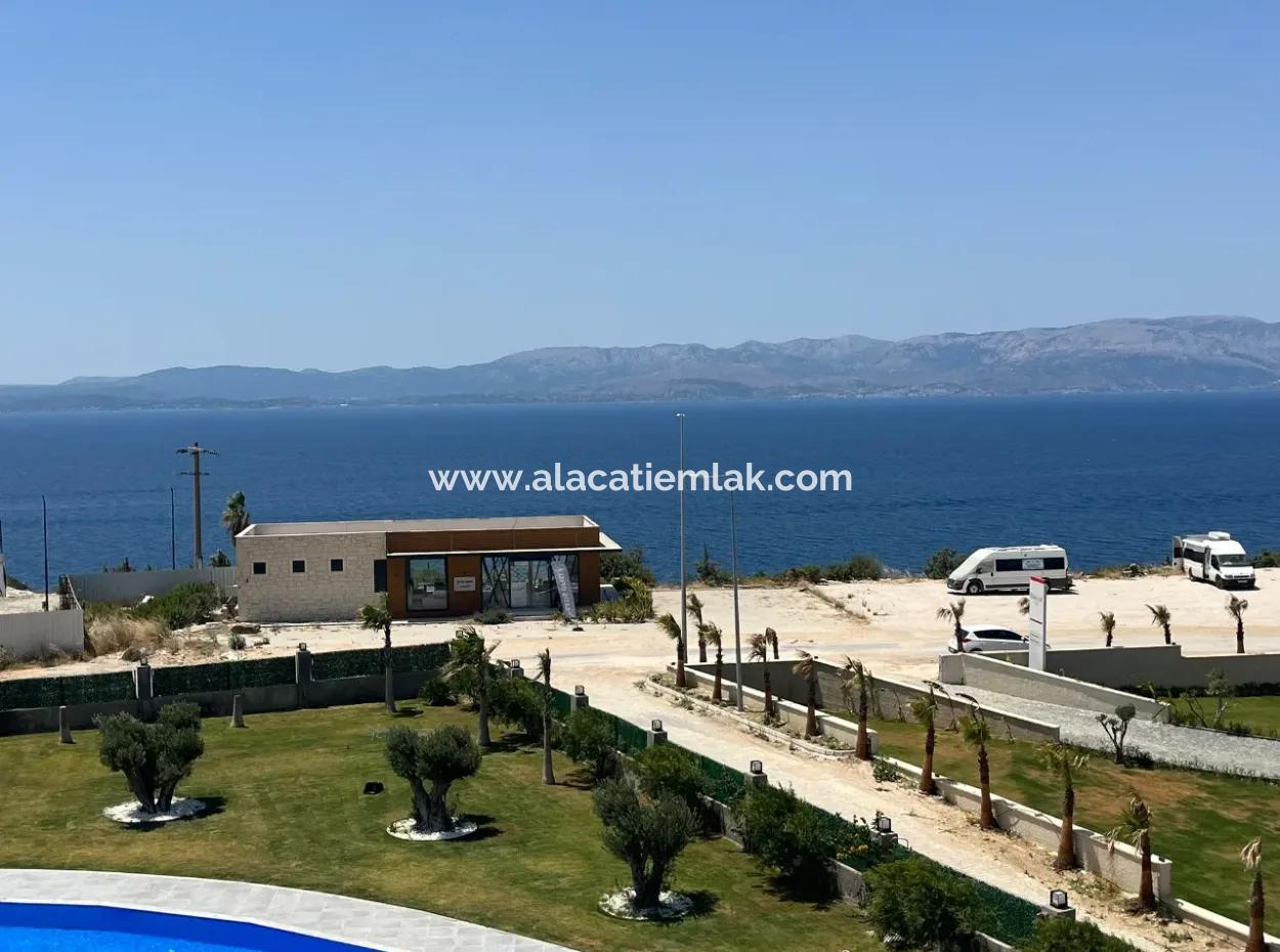 Çeşme Ayasaranda'da Full Deniz Manz. Teraslı 2+1 Residence Daire