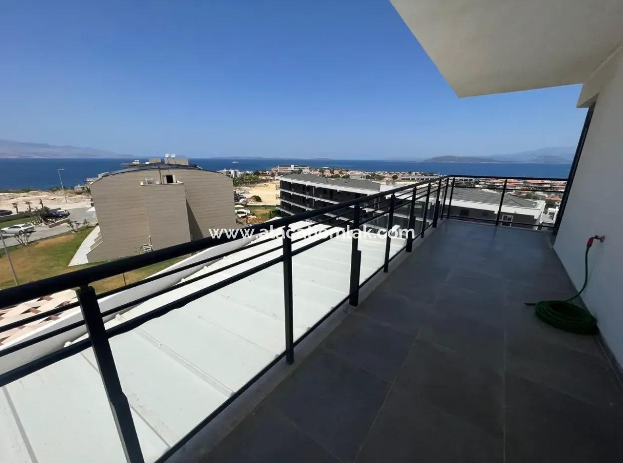 Çeşme Ayasaranda'da Full Deniz Manz. Teraslı 2+1 Residence Daire