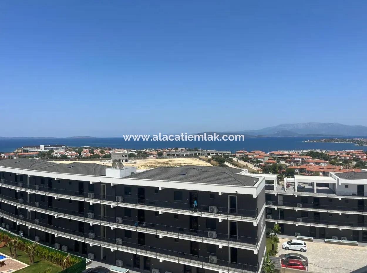 Çeşme Ayasaranda'da Full Deniz Manz. Teraslı 2+1 Residence Daire