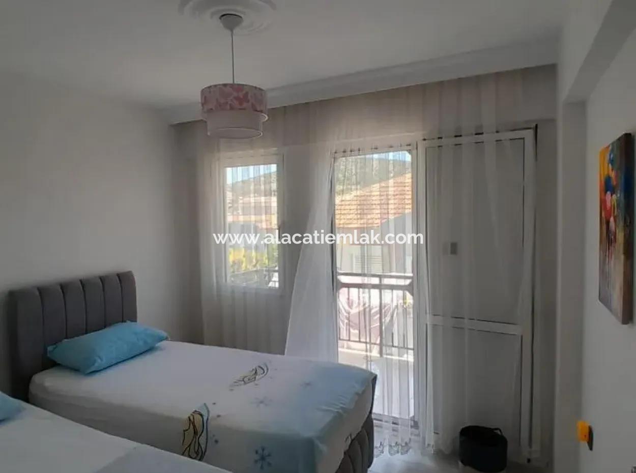Çeşme Merkezde Ağustos Ayı İçin Kiralık 2+1 Daire