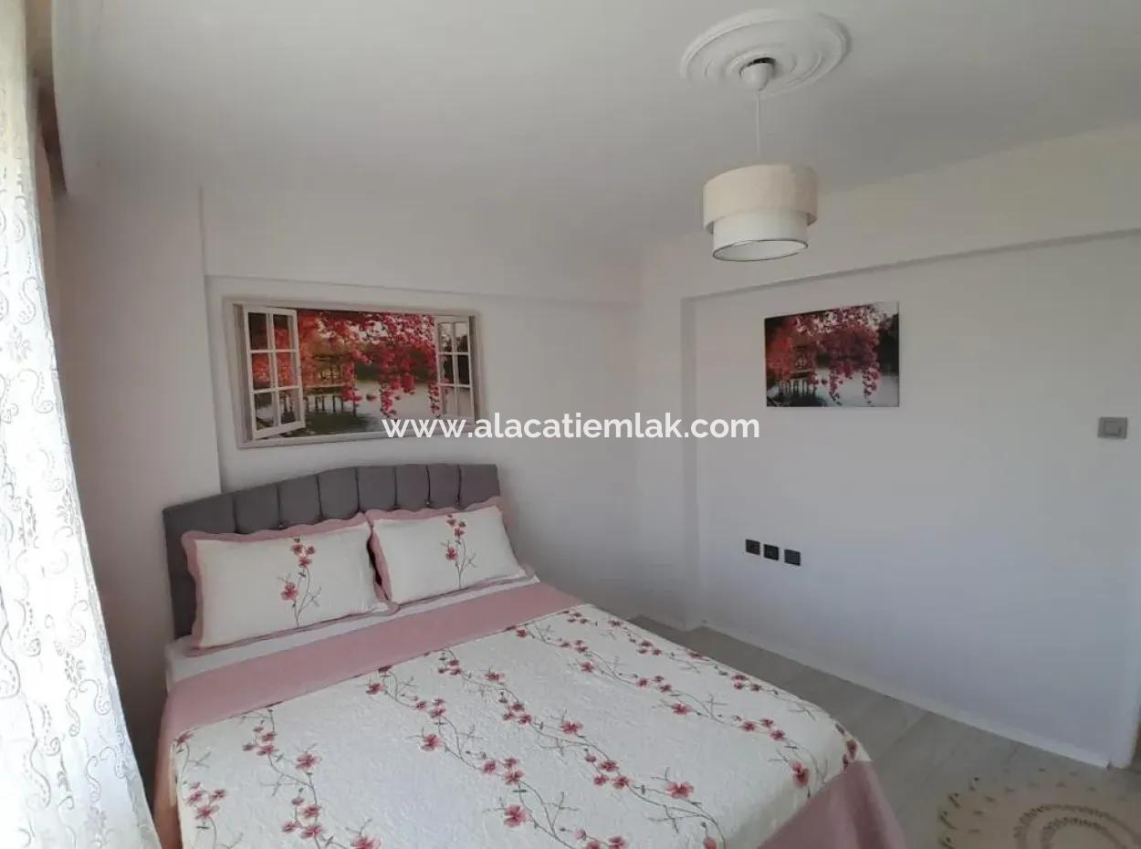 Çeşme Merkezde Ağustos Ayı İçin Kiralık 2+1 Daire