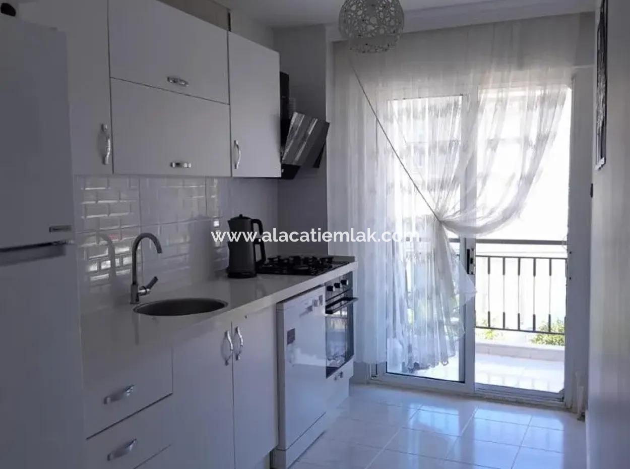 Çeşme Merkezde Ağustos Ayı İçin Kiralık 2+1 Daire