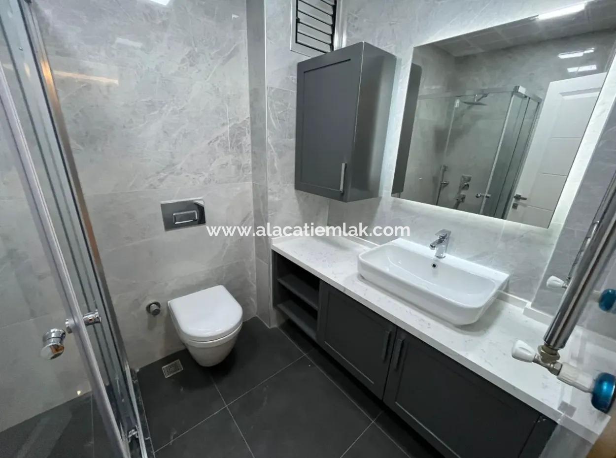 Çeşme Çiftlikköy'de Satılık Sıfır Barbekülü 3+1 Daire