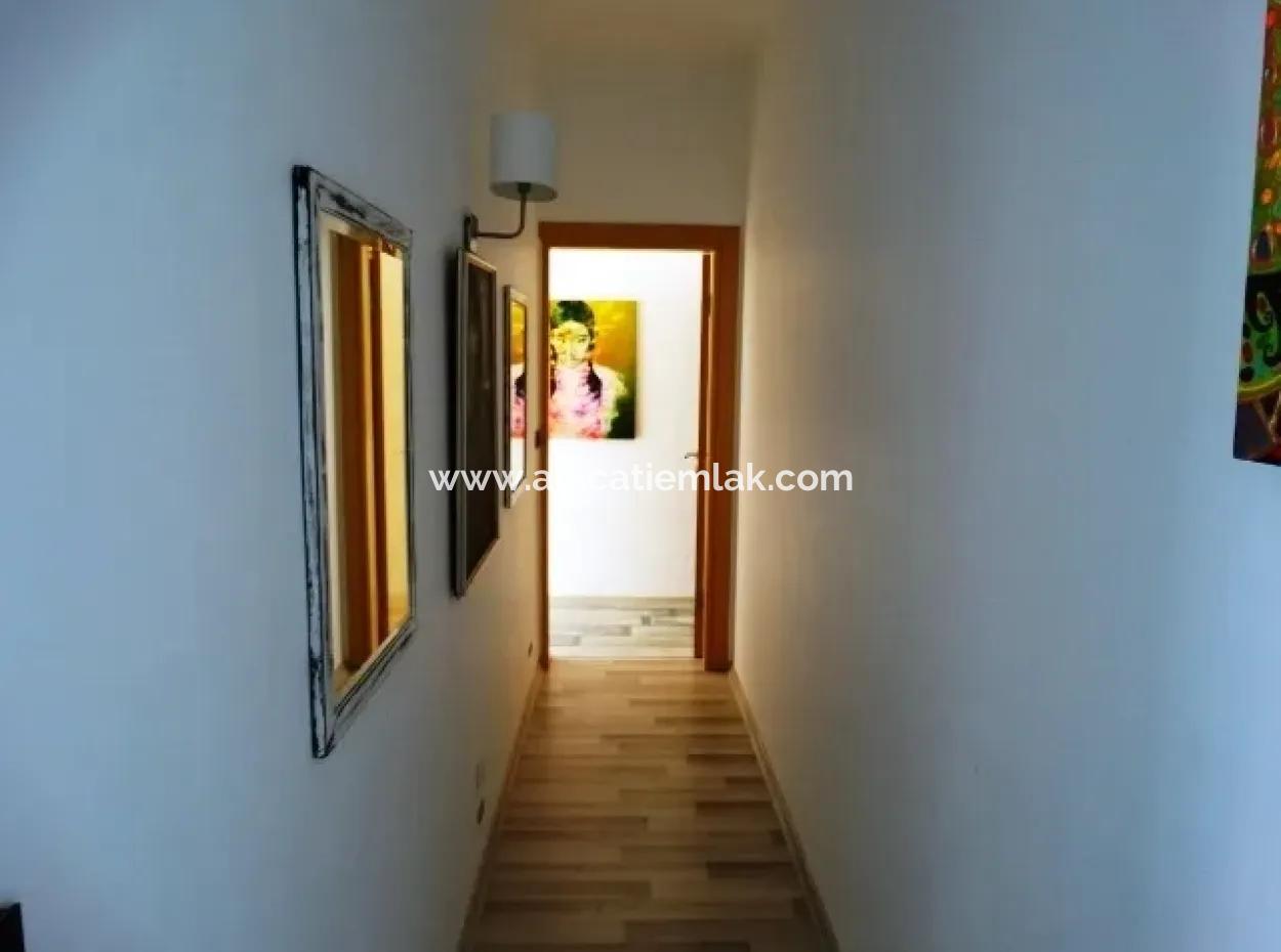 Atilla Emlaktan Çeşmede Satılık Müstakil Taş Ev