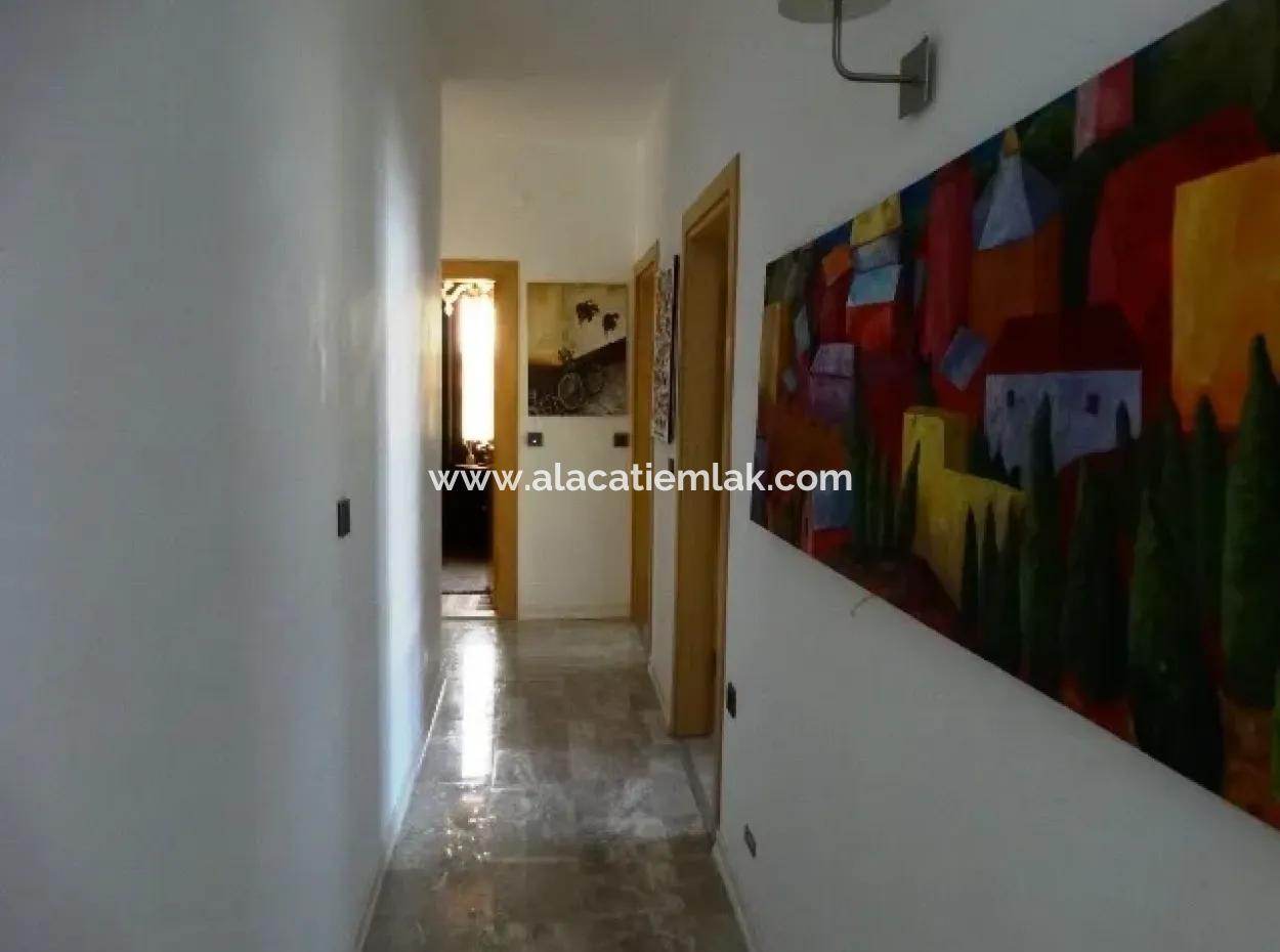 Atilla Emlaktan Çeşmede Satılık Müstakil Taş Ev