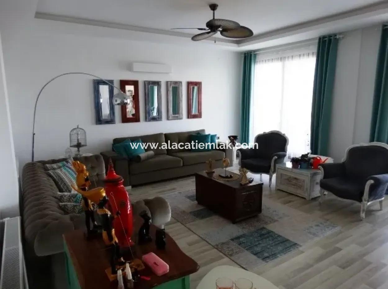 Atilla Emlaktan Çeşmede Satılık Müstakil Taş Ev