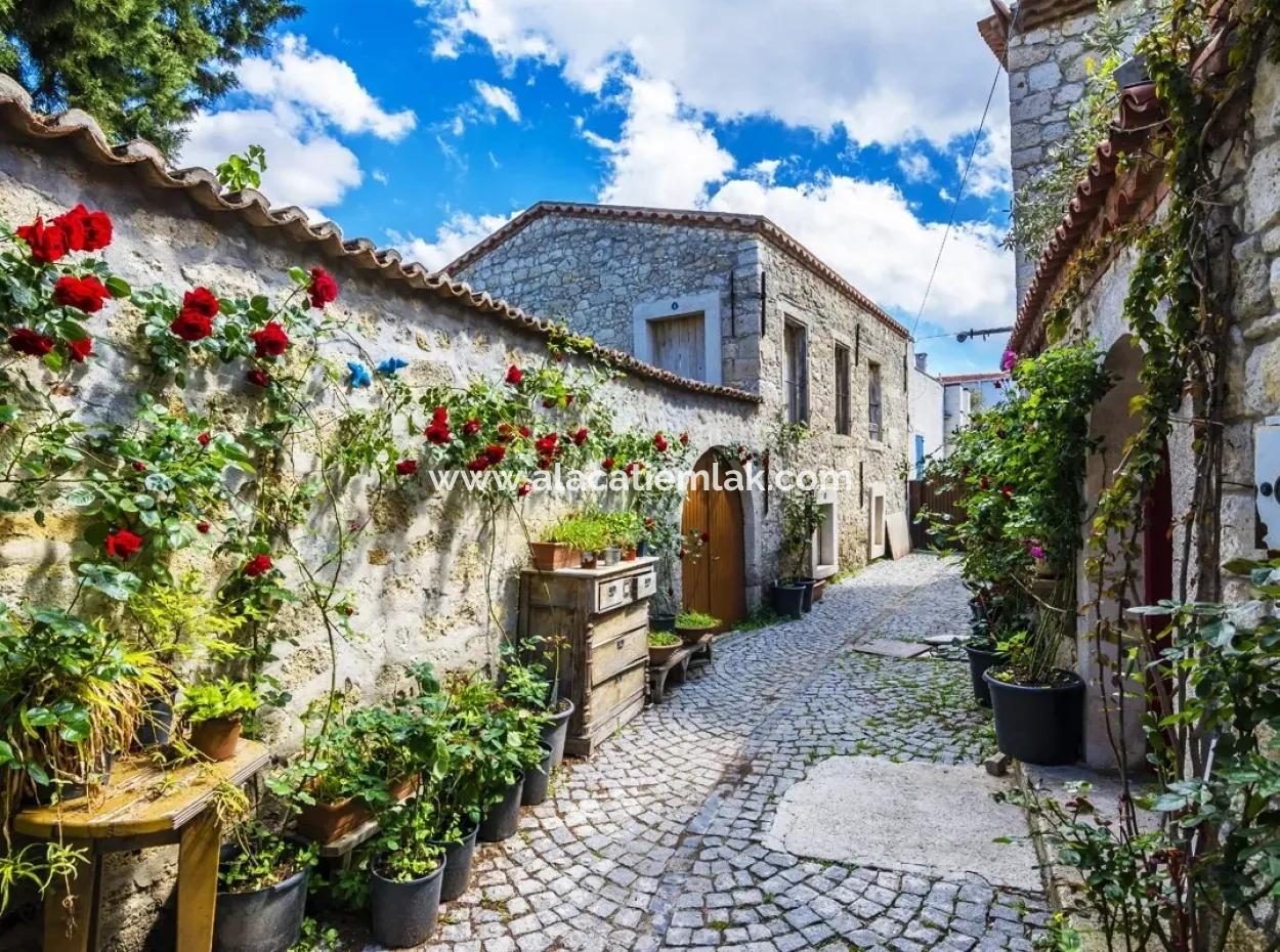 Alaçatı�da Hacımemiş�te Satılık Eski Rum Evi