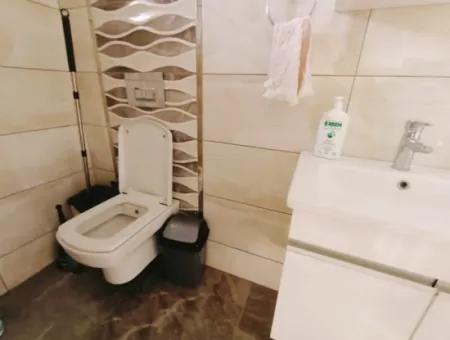 Çeşme Boyalık Plajına 600 M. Sezonluk Kiralık Havuzlu Villa