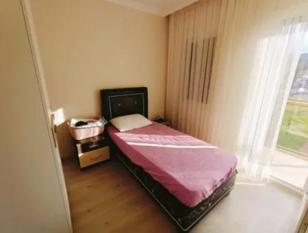 Çeşme Boyalık Plajına 600 M. Sezonluk Kiralık Havuzlu Villa