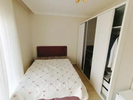 Çeşme Boyalık Plajına 600 M. Sezonluk Kiralık Havuzlu Villa