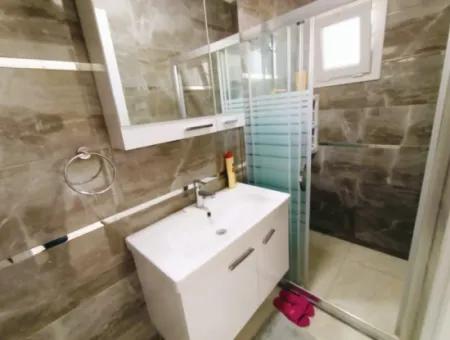 Çeşme Boyalık Plajına 600 M. Sezonluk Kiralık Havuzlu Villa