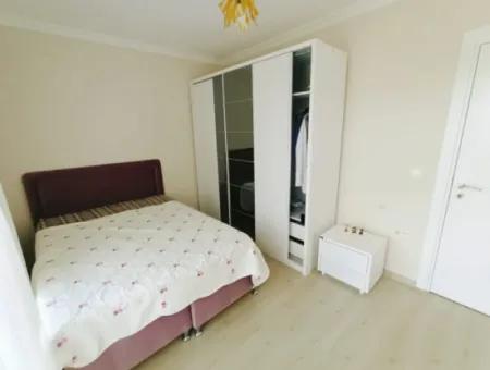 Çeşme Boyalık Plajına 600 M. Sezonluk Kiralık Havuzlu Villa