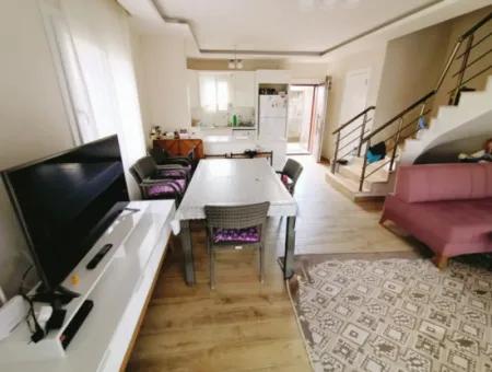 Çeşme Boyalık Plajına 600 M. Sezonluk Kiralık Havuzlu Villa