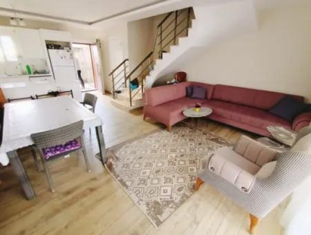 Çeşme Boyalık Plajına 600 M. Sezonluk Kiralık Havuzlu Villa