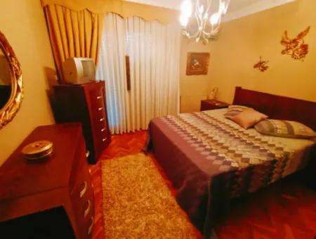 Çeşme Ilıca'da Oteller Bölgesinde Sezonluk Eşyalı Kiralık Villa