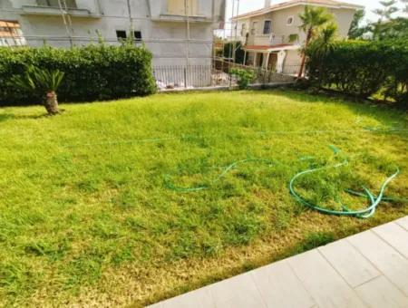 Çeşme Ilıca'da Oteller Bölgesinde Sezonluk Eşyalı Kiralık Villa