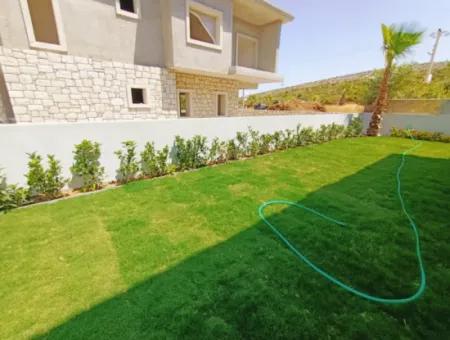 Çeşme Fener Mevkiinde Satılık Ultralux Tek Müstakil Villa