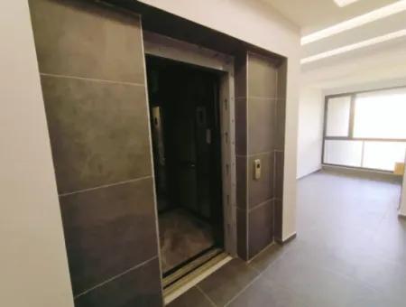Çeşme'de Satılık 1+1 Lux Eşyalı  Resıdence Daire