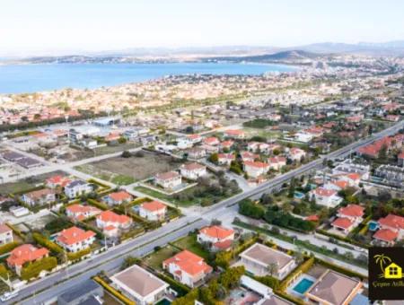 Çeşme Mamurbaba'da 1040 M2 Satılık İmarlı Parsel