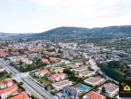 Çeşme Mamurbaba'da 1040 M2 Satılık İmarlı Parsel