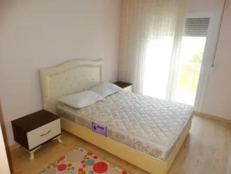 Alaçatı Çamlık Yolda Aylık Kiralık Müstakil Havuzlu 4+1  Villa