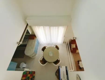 Çeşme Boyalık Plajına Yakın Ortak Havuzlu Aylık Kiralık Villa