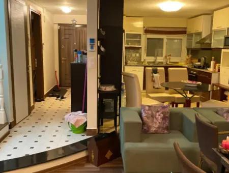 Çeşme Dalyan Marinaya Yürüme Mesafesinde Satılık 4+1 Villa