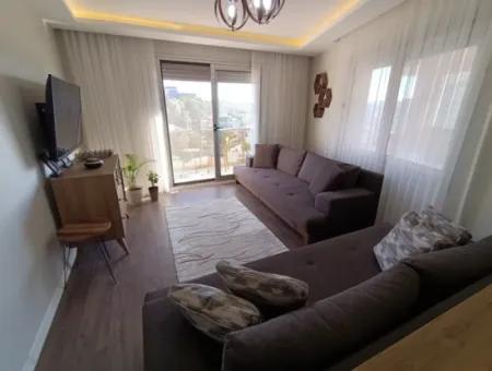 Çeşme Merkezde Satılık 2+1 Ferah Daire