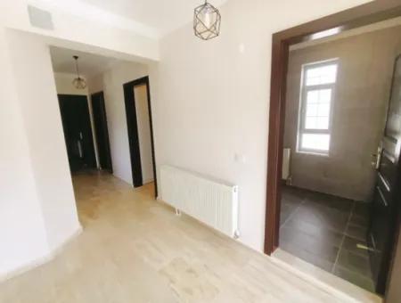 Çeşme Mamurbaba'da Yıllık Kiralık 4+1 Müstakil Havuzlu Villa