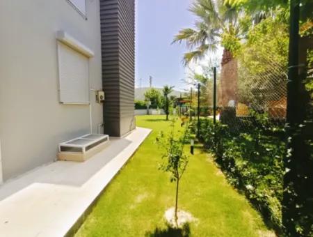 Çeşme Mamurbaba'da Yıllık Kiralık 4+1 Müstakil Havuzlu Villa