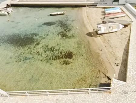 Çeşme Ilıca Ege Çeşme Sitesinde Denize Sıfır Sezonluk 2+1 Daire