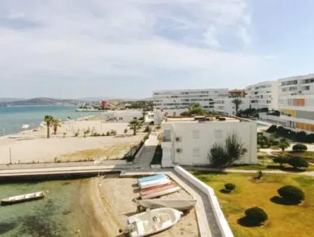 Çeşme Ilıca Ege Çeşme Sitesinde Denize Sıfır Sezonluk 2+1 Daire