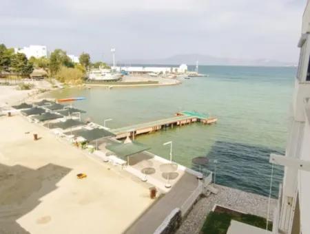 Çeşme Ilıca Ege Çeşme Sitesinde Denize Sıfır Sezonluk 2+1 Daire