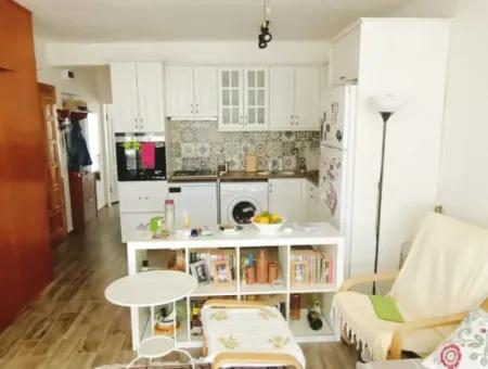 Çeşme Ilıca Ege Çeşme Sitesinde Denize Sıfır Sezonluk 2+1 Daire