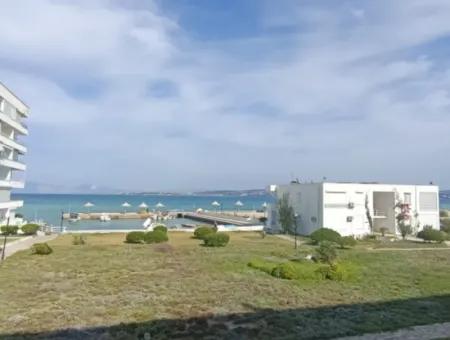 Çeşme Ilıca Ege Çeşme Sitesinde Denize Sıfır Sezonluk 2+1 Daire