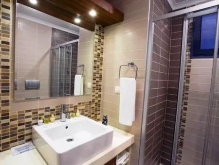 Çeşme Merkez'de Aylık Kiralık Havuzlu Residence Daire