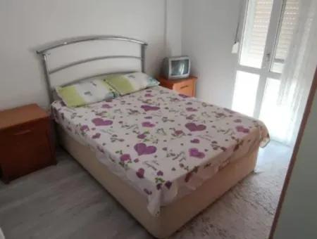 Çeşme Boyalık Denize Yürüme Mesafesinde Tadilatlı Sezonluk Villa