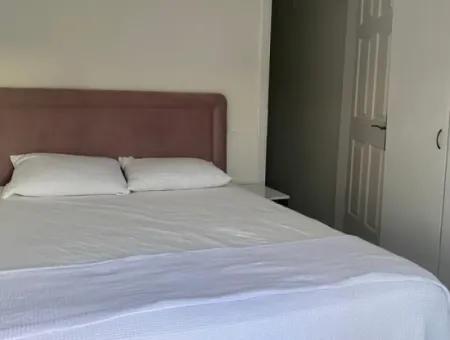 Çeşme Boyalık Denize Yürüme Mesafesinde Tadilatlı Sezonluk Villa