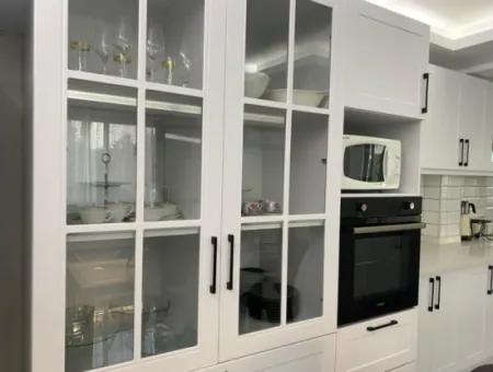 Çeşme Boyalık Denize Yürüme Mesafesinde Tadilatlı Sezonluk Villa