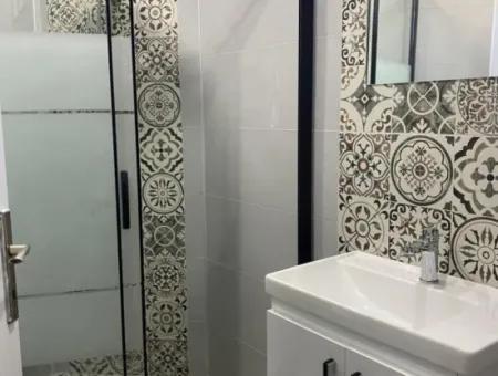 Çeşme Boyalık Denize Yürüme Mesafesinde Tadilatlı Sezonluk Villa