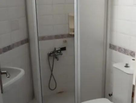 Çeşme Boyalık Denize Yürüme Mesafesinde Tadilatlı Sezonluk Villa