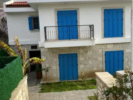 Çeşme Merkezde Sezonluk Kiralık 1+1 Lüx Eşyalı Daire