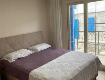 Çeşme Merkezde Sezonluk Kiralık 1+1 Lüx Eşyalı Daire