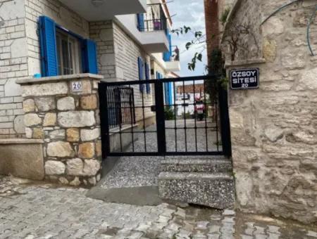 Çeşme Merkezde Sezonluk Kiralık 1+1 Lüx Eşyalı Daire