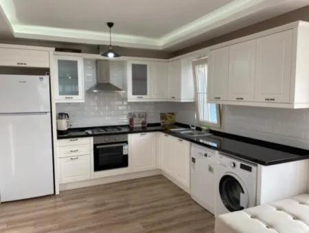 Çeşme Merkezde Sezonluk Kiralık 1+1 Lüx Eşyalı Daire
