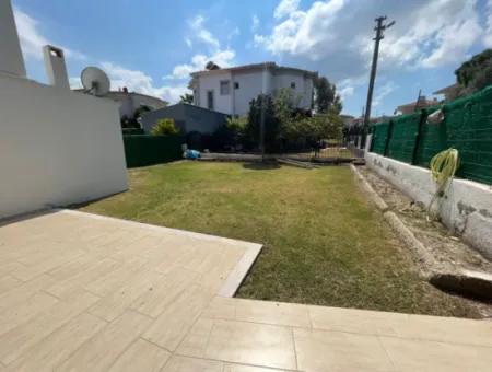 Çeşme Boyalıkta Denize Yürüme Mesafesinde Sezonluk Kiralık Villa