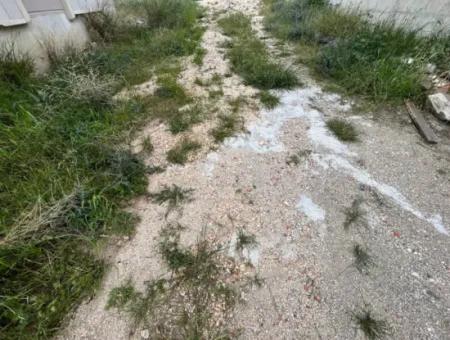 Çeşme Şifne'de Denize 200 M. Mesafede 3+1 Satılık Natamam Villa